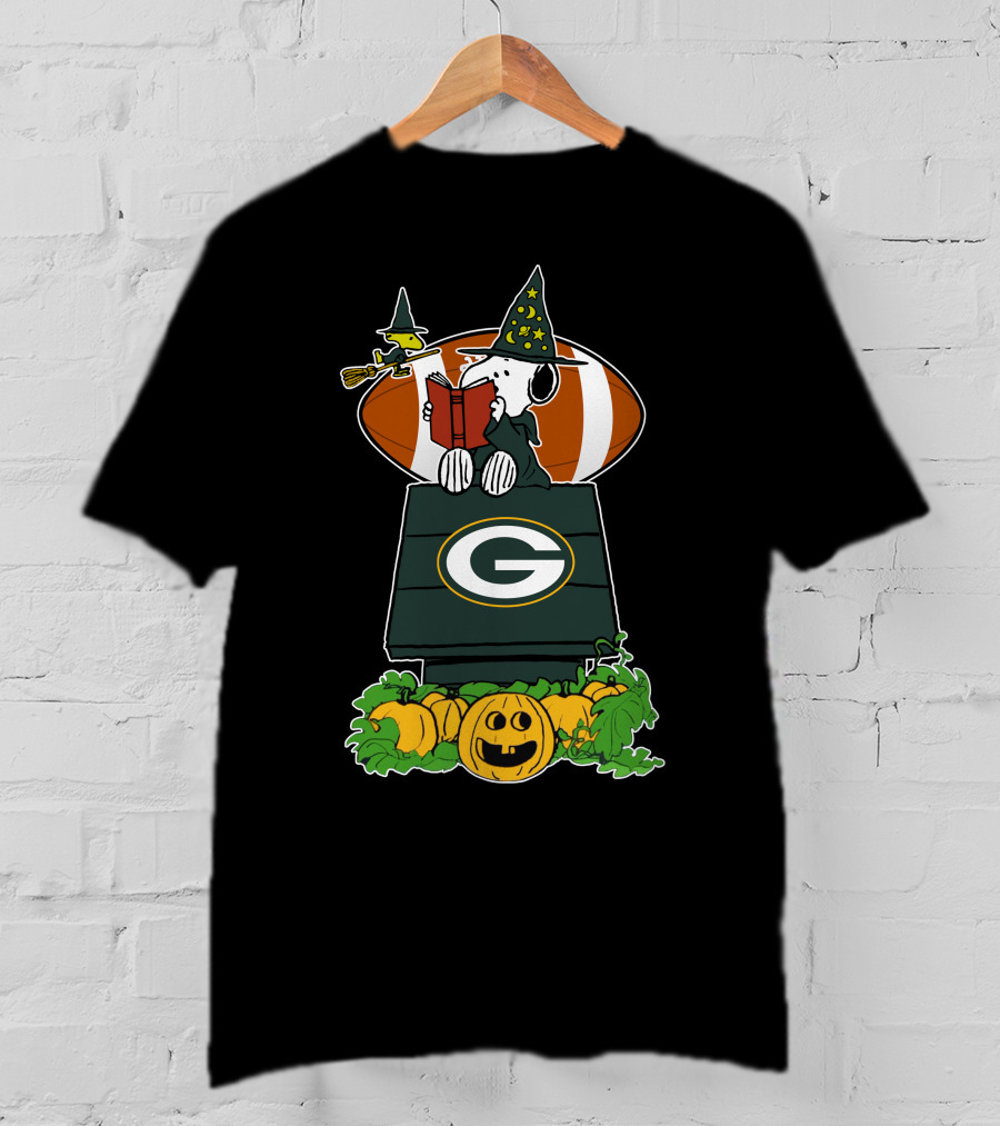 Green Bay Packers Halloween Snoopy And Woodstock Witch With Football And Pumpkins T-Shirt