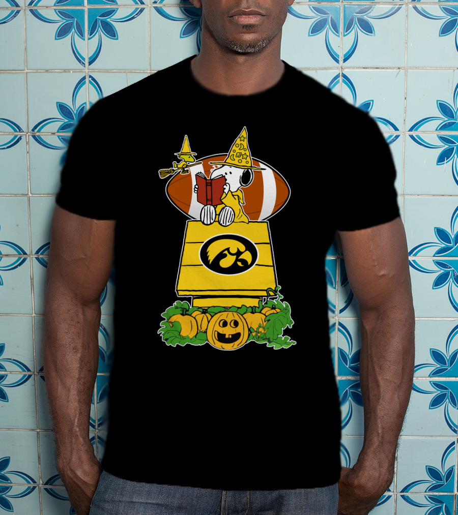 Iowa Hawkeyes Snoopy Halloween Football Pumpkin Scene T-Shirt