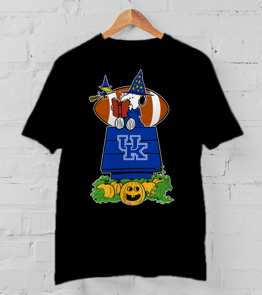 Kentucky Wildcats Snoopy Halloween Witch Reading With Football And Pumpkins T-Shirt