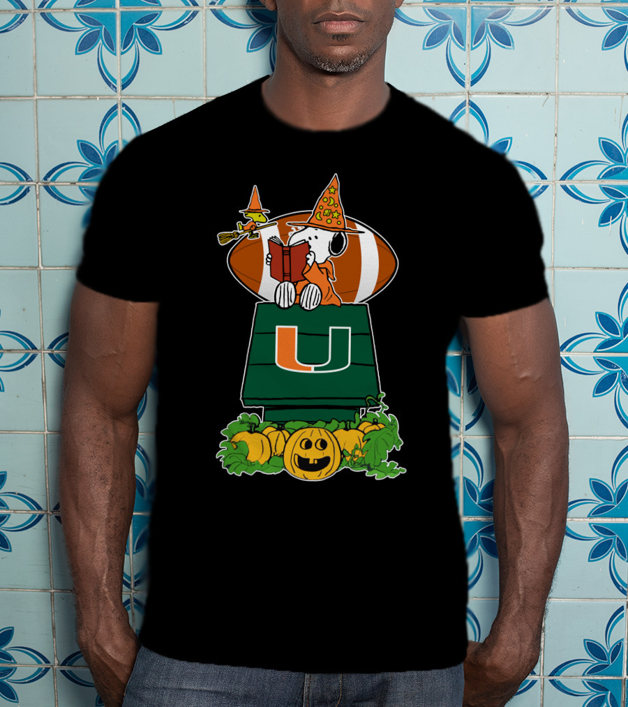 Miami Hurricanes Snoopy Halloween Pumpkin Peanuts Football T-Shirt