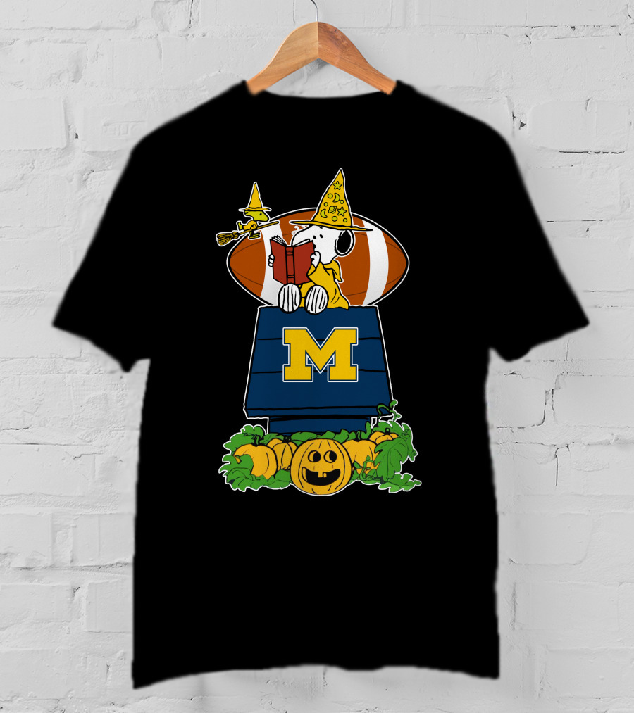 Michigan Wolverines Snoopy Halloween Pumpkin Football Scene T-Shirt
