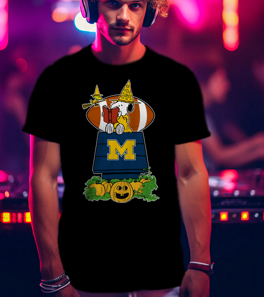 Michigan Wolverines Snoopy Halloween Pumpkin Football Scene T-Shirt