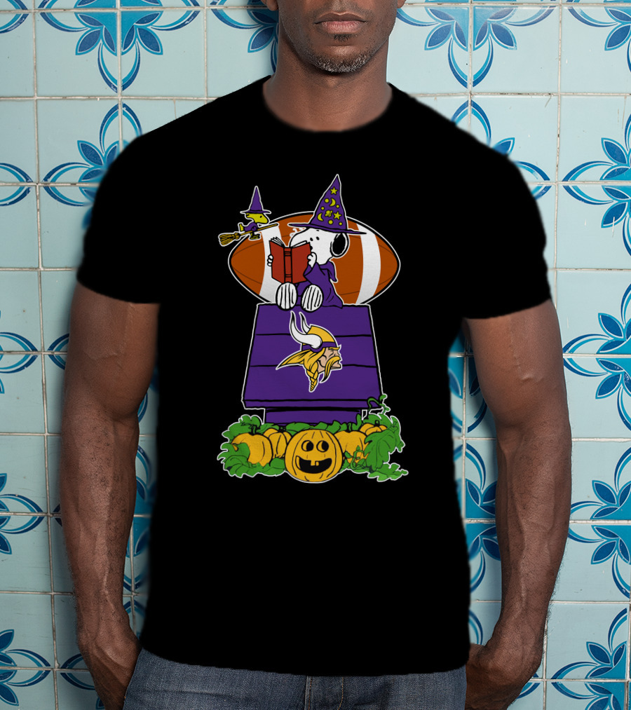 Minnesota Vikings Snoopy Halloween Witch Peanut Characters Pumpkin T-Shirt