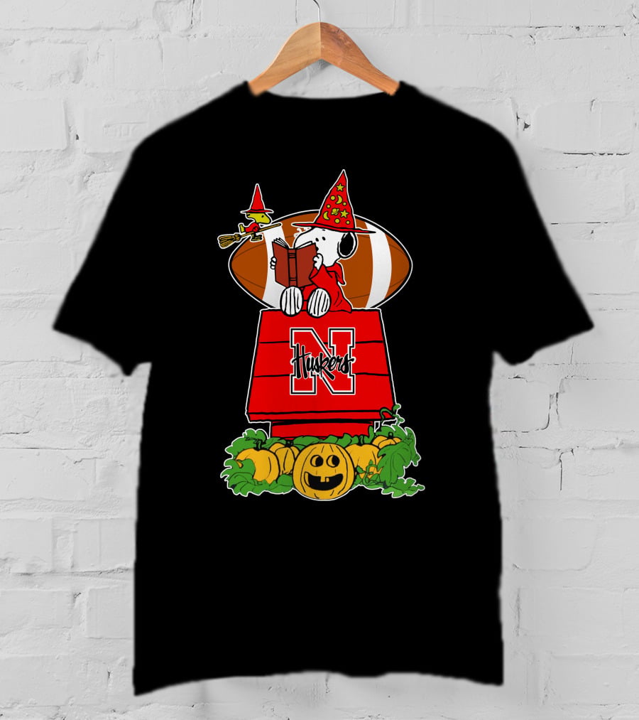 Nebraska Cornhuskers Snoopy Halloween Huskers Peanuts Pumpkin Football T-Shirt