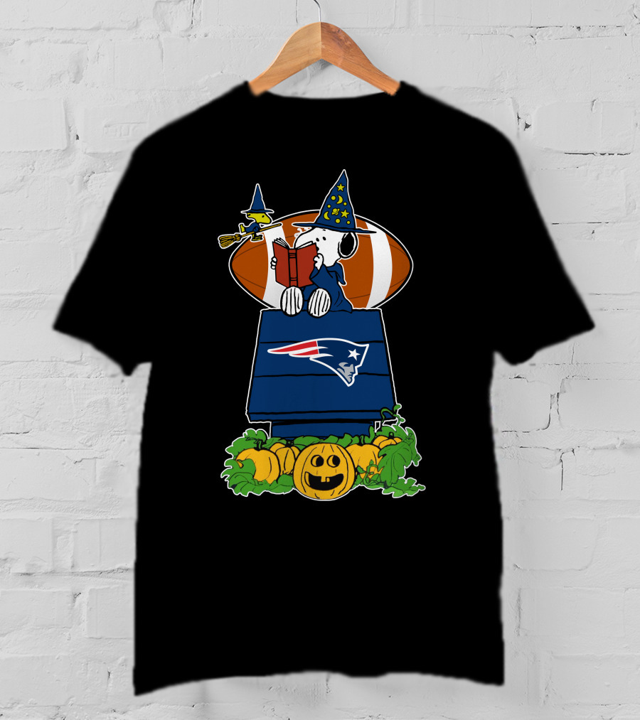 Snoopy Witch And Woodstock Halloween New England Patriots Logo Pumpkin Scene T-Shirt