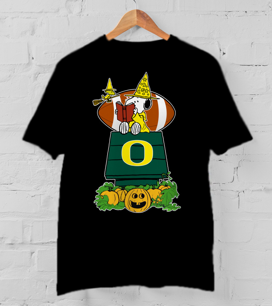 Snoopy Halloween Oregon Ducks Football Pumpkin House T-Shirt