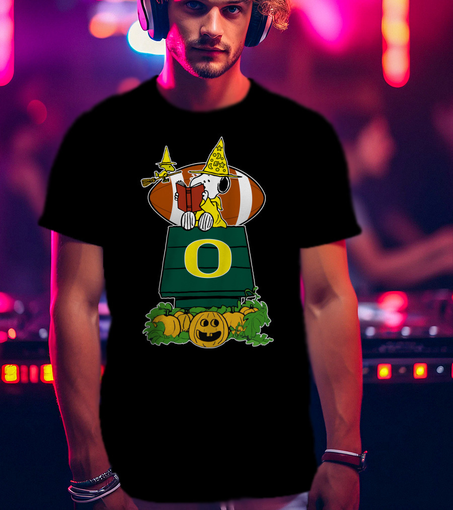 Snoopy Halloween Oregon Ducks Football Pumpkin House T-Shirt
