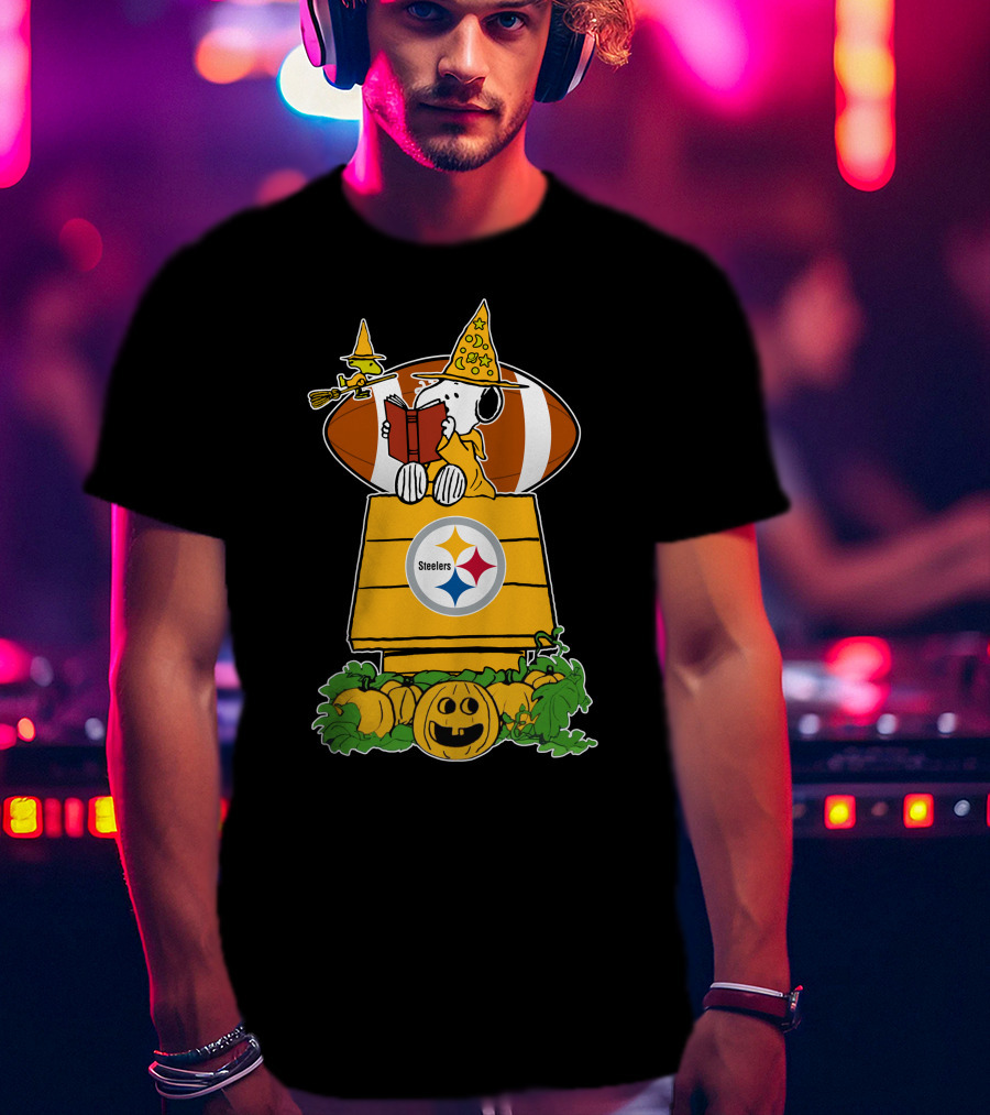 Pittsburgh Steelers Snoopy Halloween Football Magic Doghouse Pumpkins T-Shirt