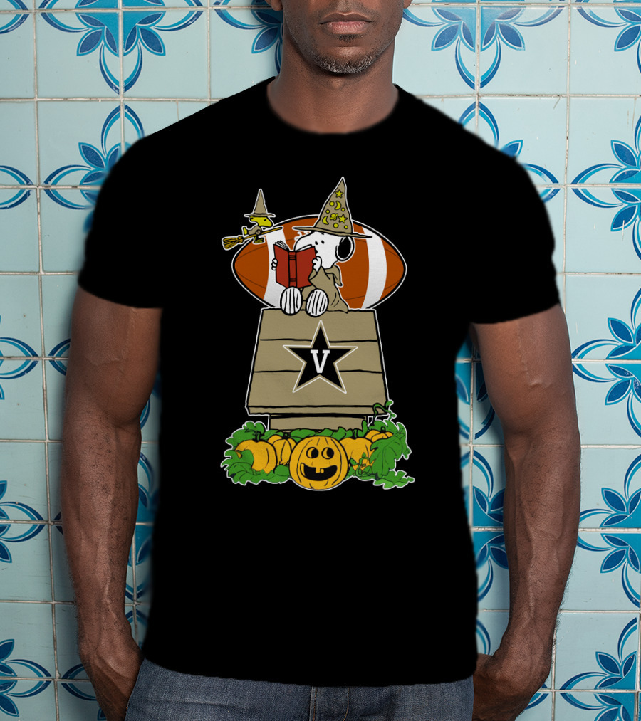 Vanderbilt Commodores Snoopy Halloween Football With Pumpkins T-Shirt