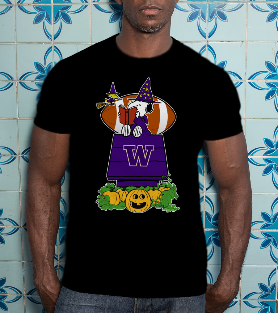 Washington Huskies Snoopy Halloween Witch Football Pumpkin T-Shirt