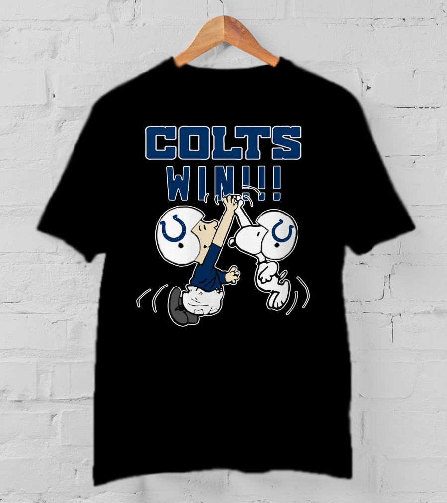 Colts Win High Five Peanuts Characters Helmets T-Shirt
