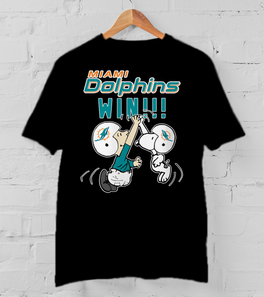 Miami Dolphins Win Peanuts Characters High Five Celebration T-Shirt