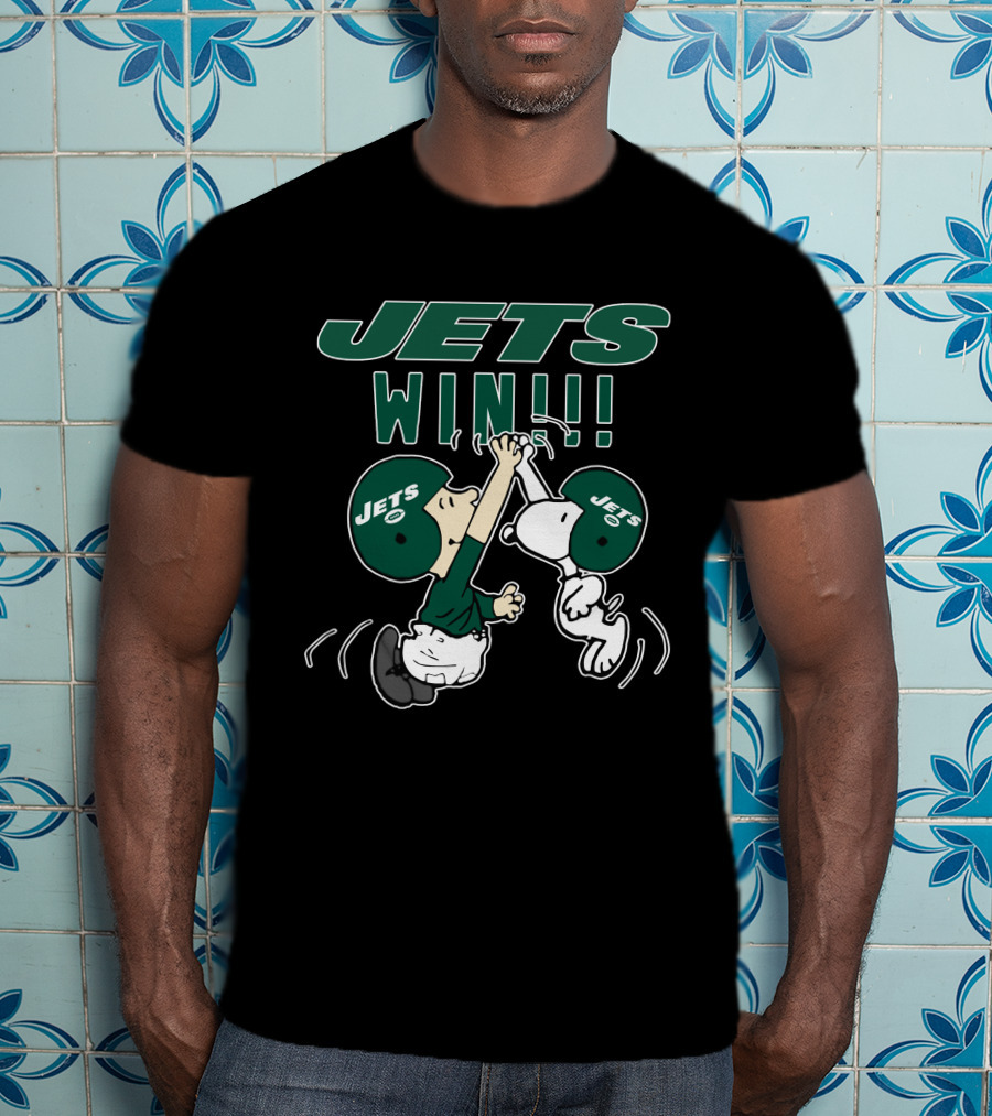 Jets Win Snoopy And Charlie Brown High Five Celebration T-Shirt