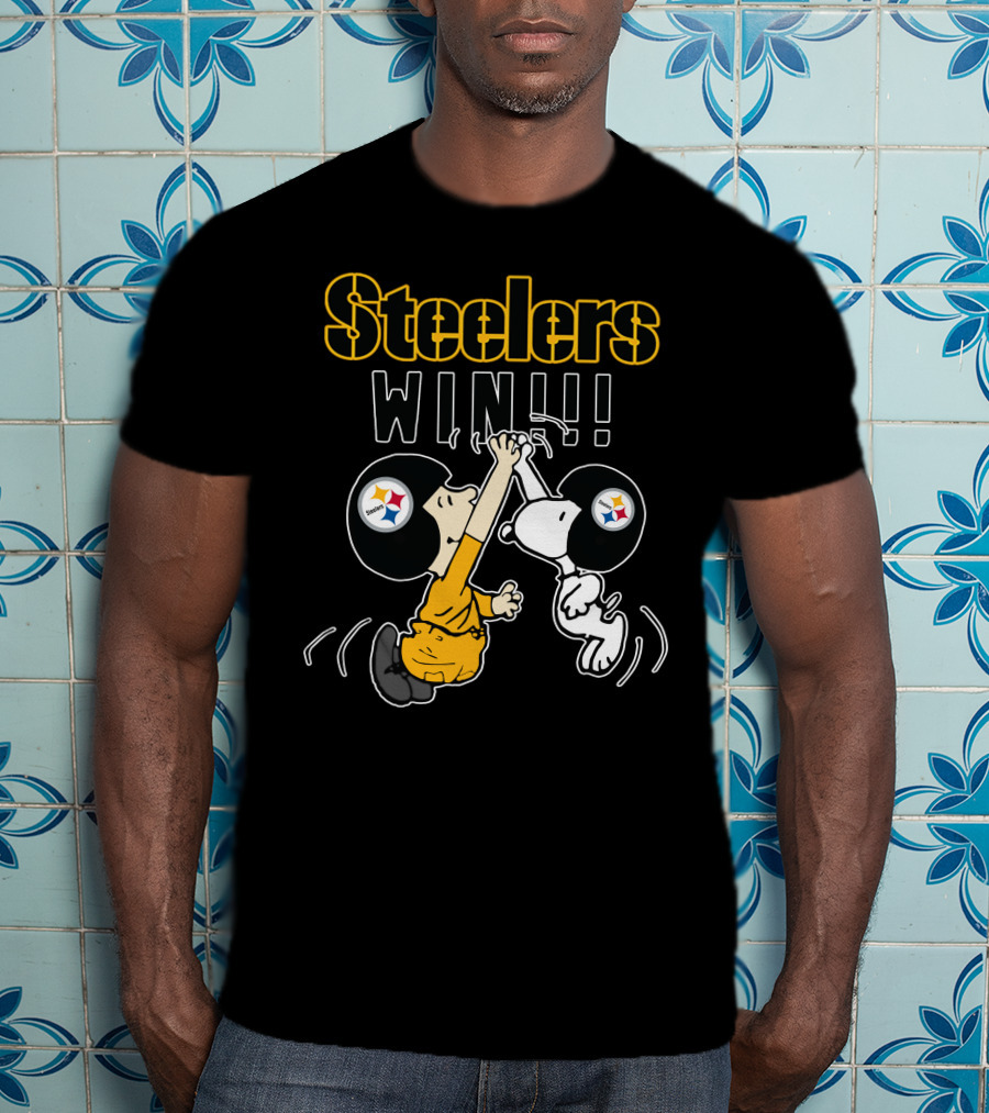 Steelers Win Peanuts High Five Celebration T-Shirt