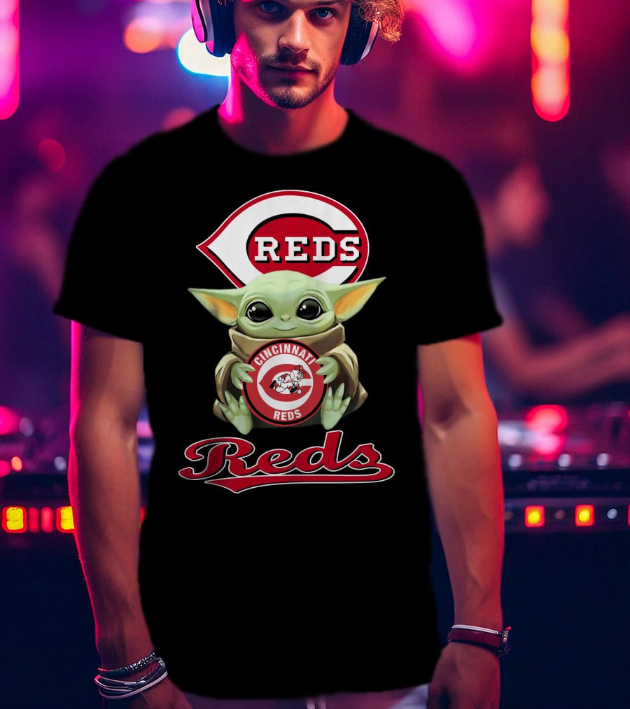 Cincinnati Reds Baby Yoda Holding Reds T-Shirt
