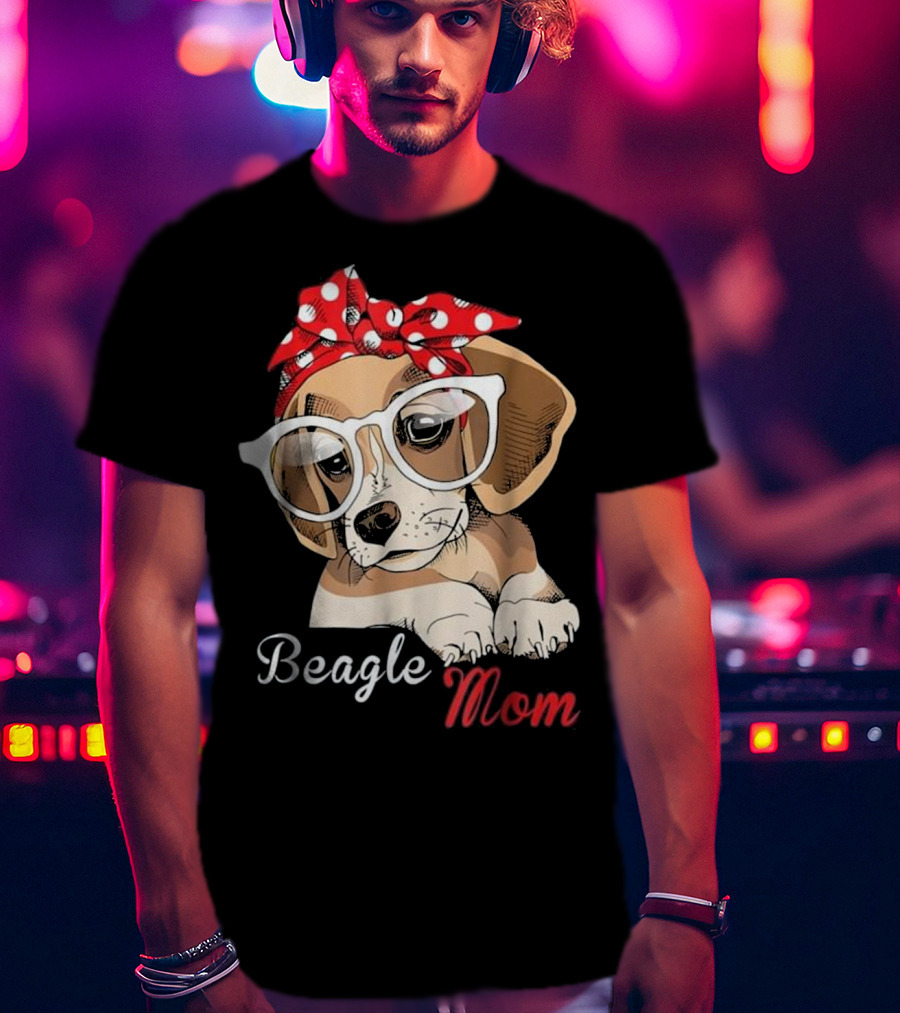 Beagle Mom For Beagle Dogs Lovers T-Shirt