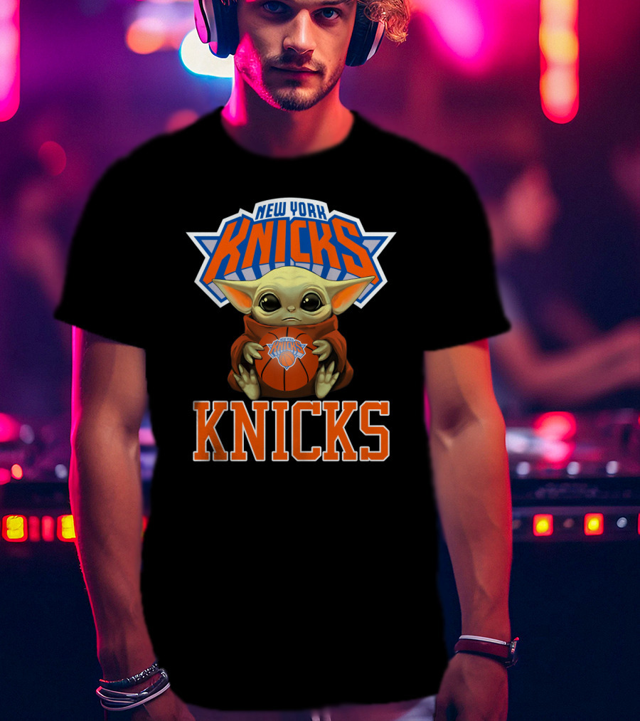New York Knicks Baby Yoda Basketball Fan T-Shirt