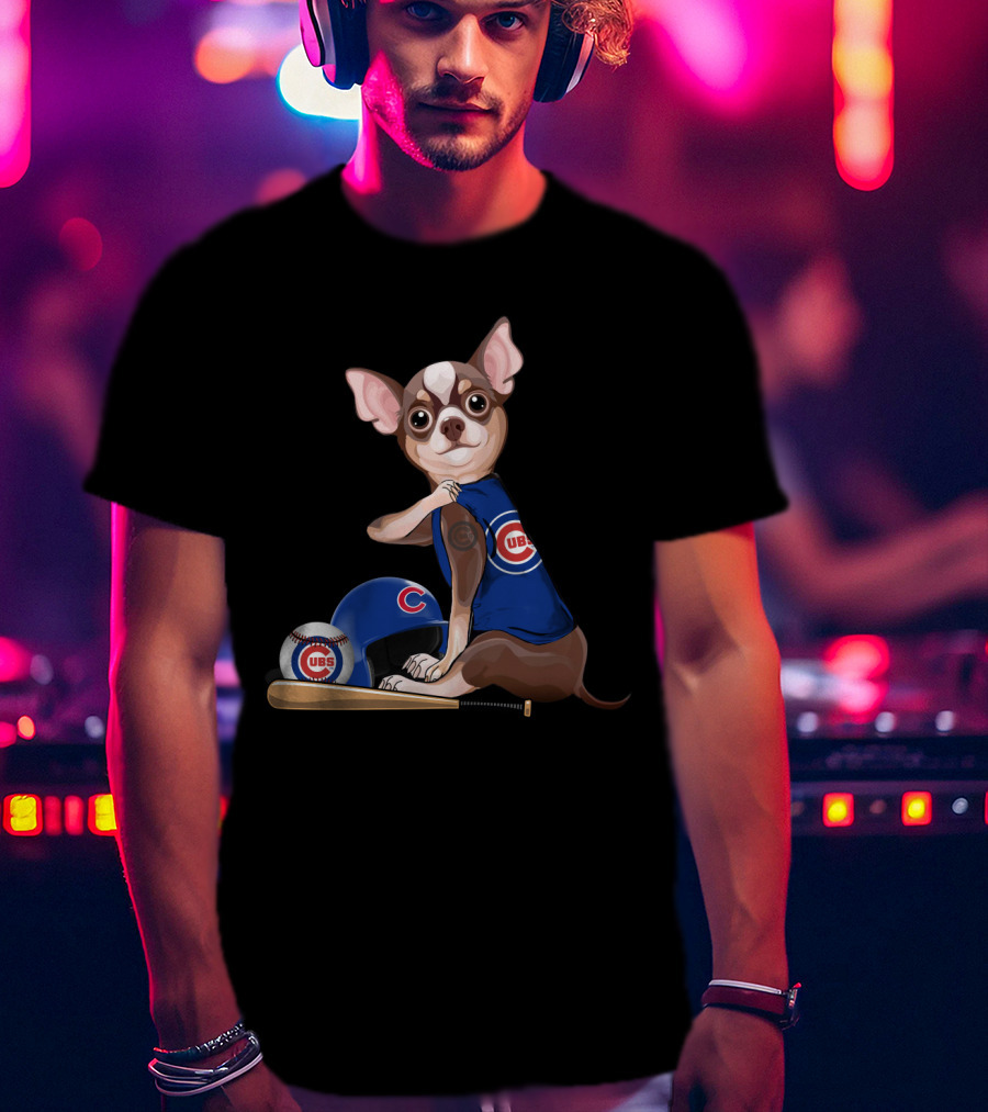 Chicago Cubs Chihuahua Baseball Fan With Helmet And Bat T-Shirt