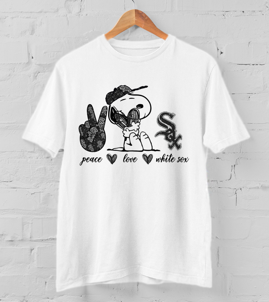 Peace Love Chicago White Sox Snoopy Baseball Fan T-Shirt