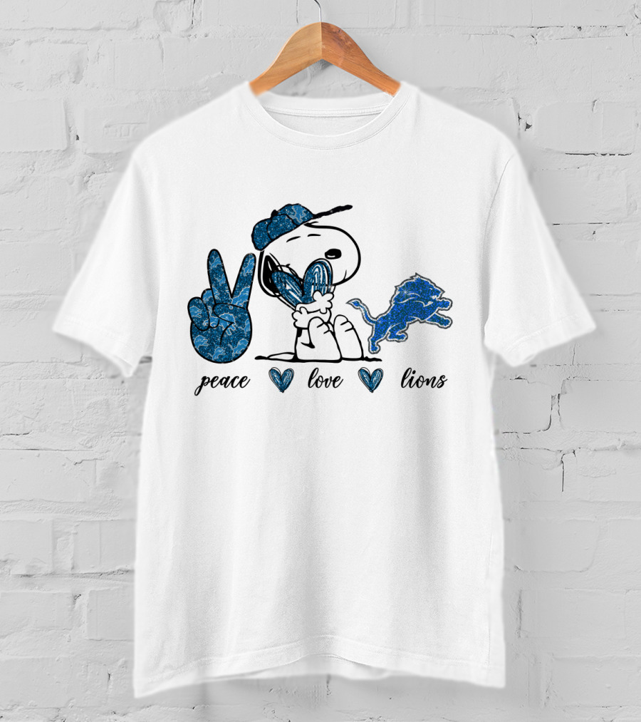Peace Love Lions Snoopy Detroit Lions Fan T-Shirt