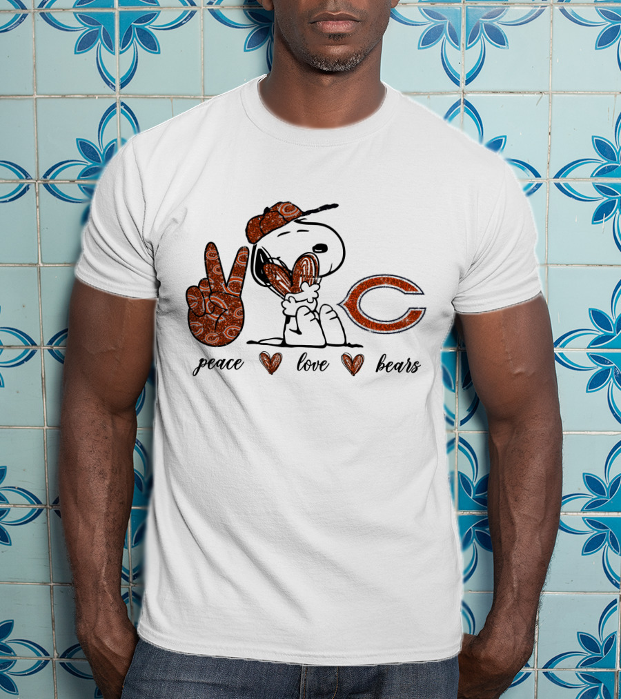 Peace Love Snoopy Chicago Bears T-Shirt