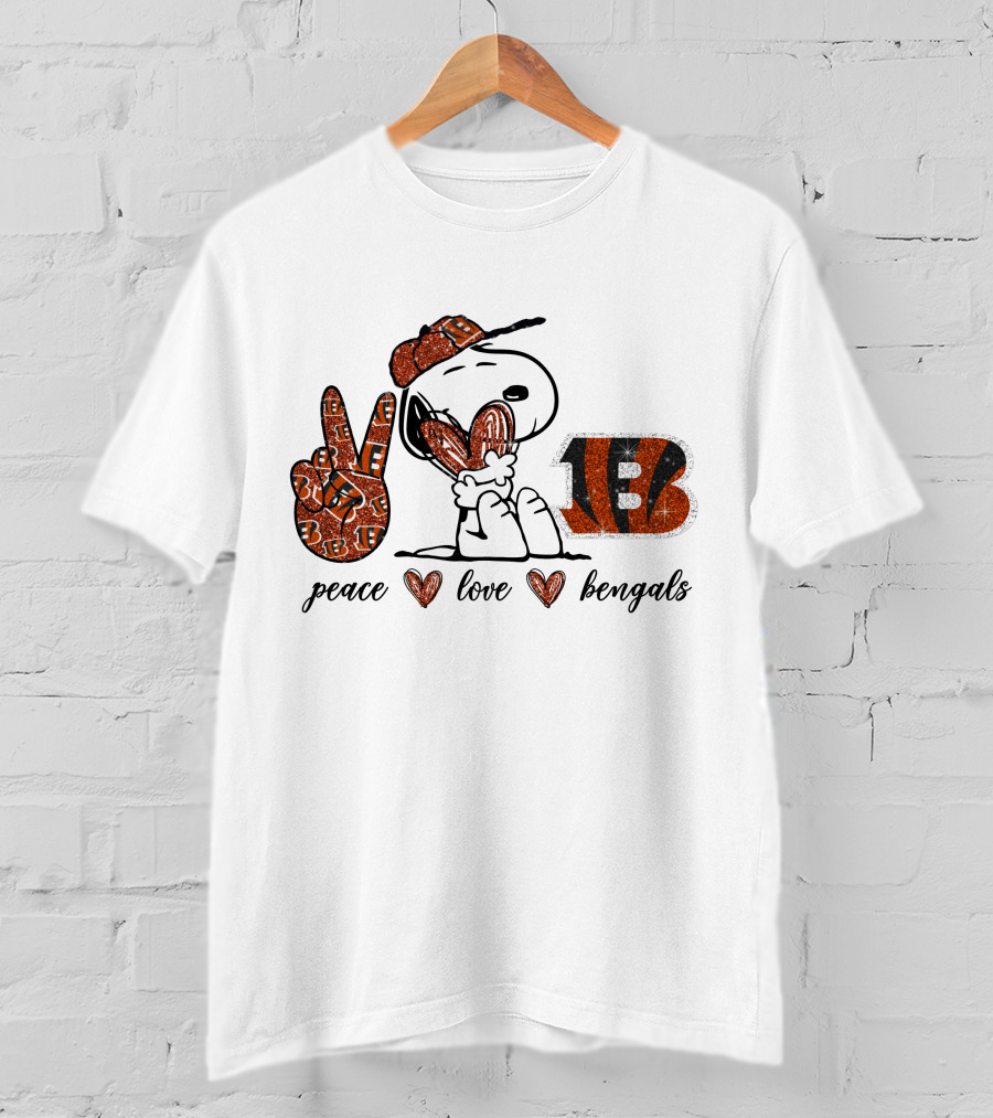 Peace Love Heart Bengals Snoopy Football Fan T-Shirt