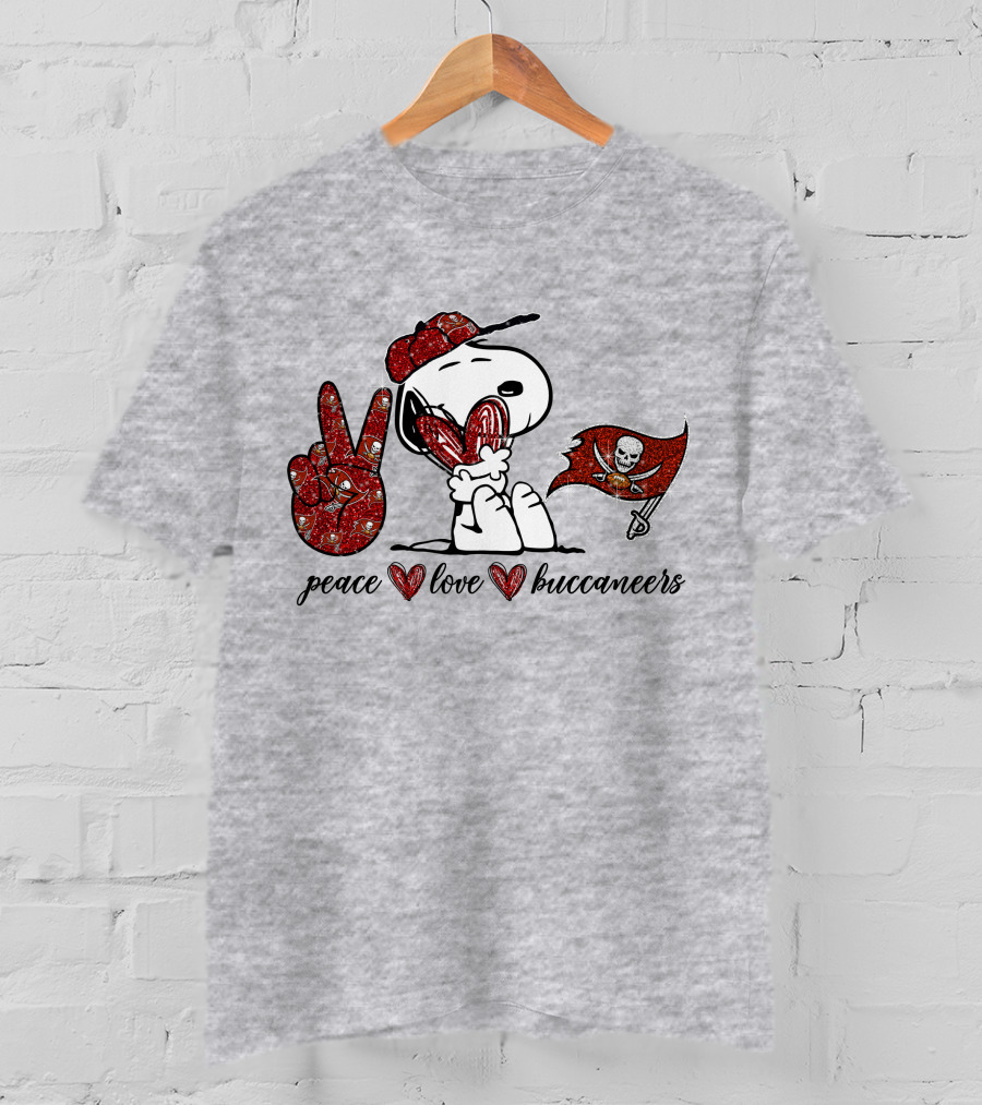Peace Love Buccaneers Snoopy Tampa Bay Football Flag T-Shirt