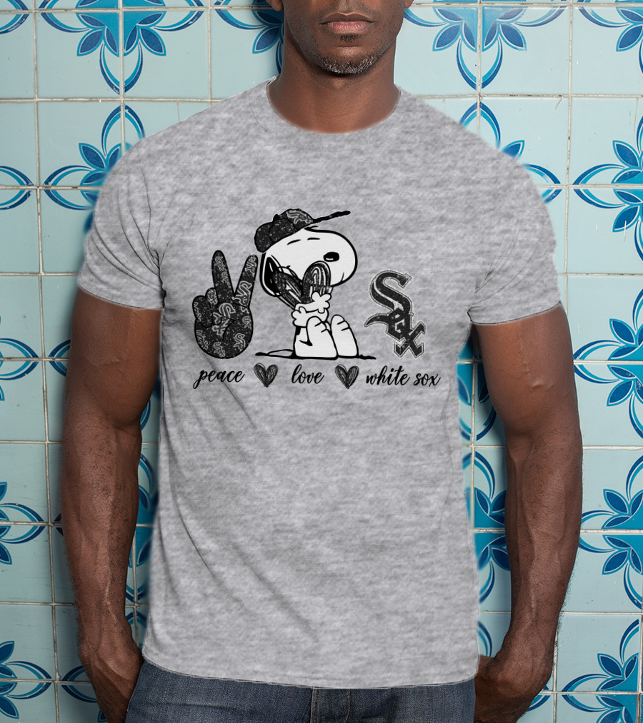 Peace Love Chicago White Sox Snoopy Baseball Fan T-Shirt