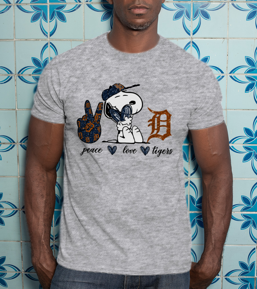 Peace Love Detroit Tigers Snoopy Baseball Fan T-Shirt