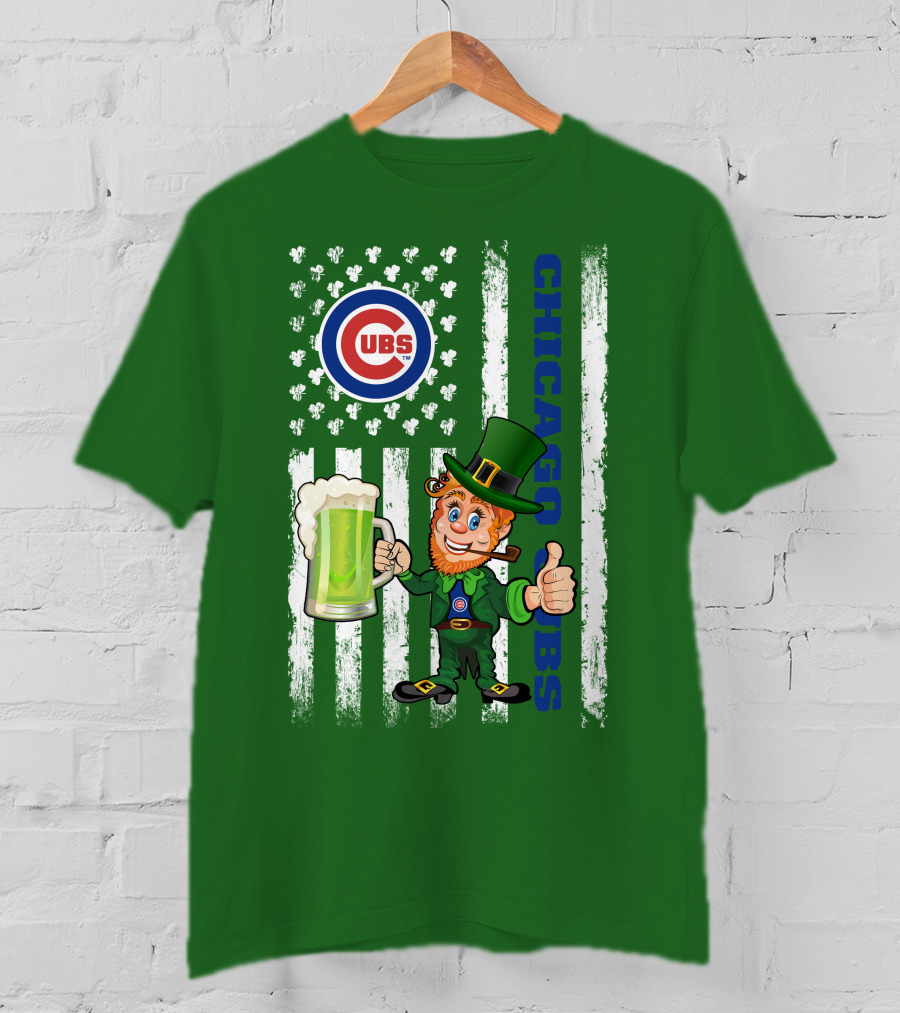 Chicago Cubs St Patrick's Day Leprechaun With Shamrocks And Flag T-Shirt