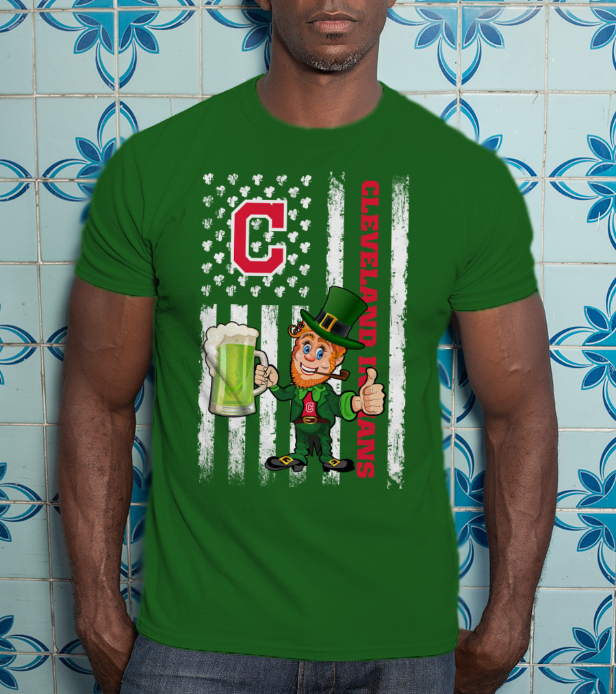 Cleveland Indians St Patrick's Day Leprechaun With Shamrock Flag And Beer Mug T-Shirt