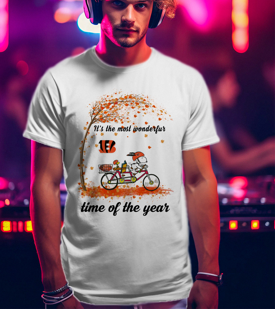 Cincinnati Bengals Snoopy It's The Most Wonderful Time Of The Year Autumn T-Shirt