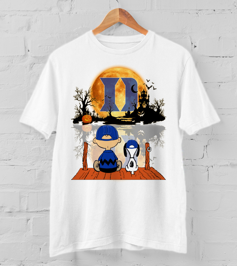 Duke Blue Devils Halloween Charlie Brown And Snoopy Moon Scene T-Shirt