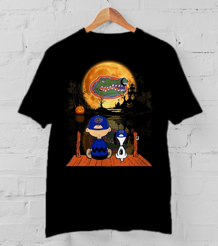 Florida Gators Halloween Moon Alligator Peanuts Charlie Brown And Snoopy T-Shirt
