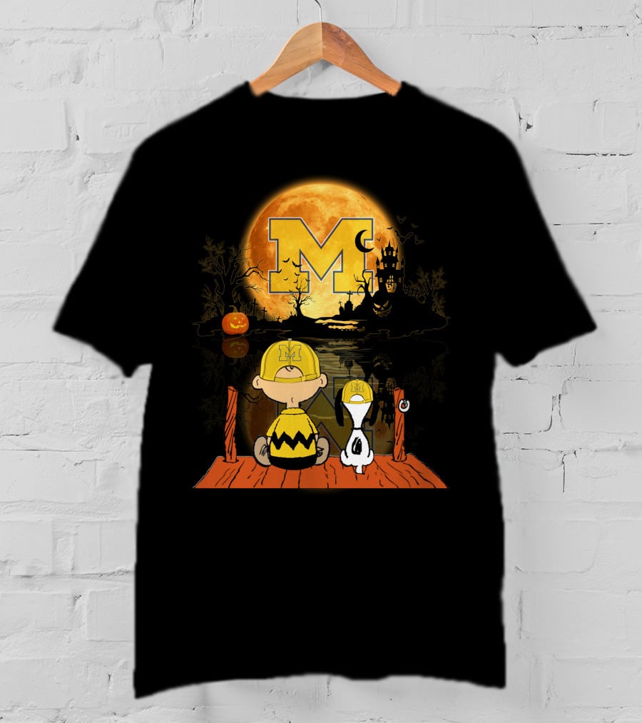 Michigan Wolverines Halloween Moon Charlie Snoopy Pumpkin Moonlit Shadows T-Shirt
