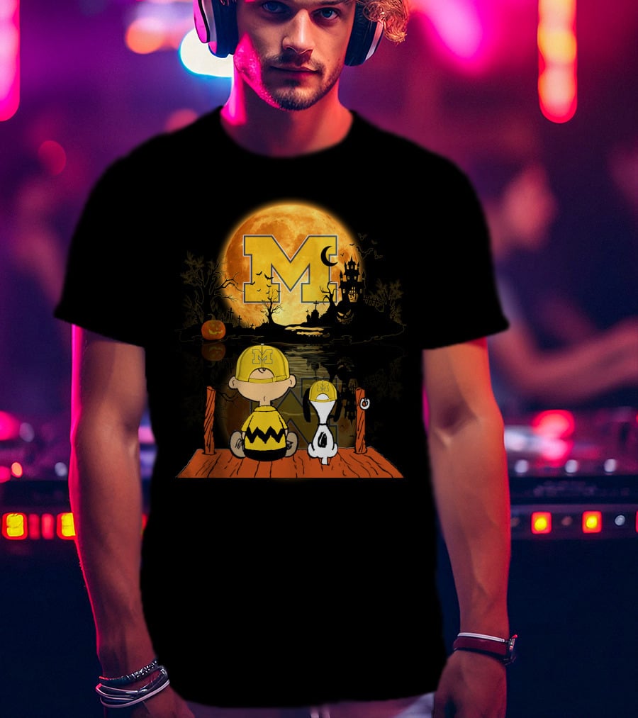 Michigan Wolverines Halloween Moon Charlie Snoopy Pumpkin Moonlit Shadows T-Shirt