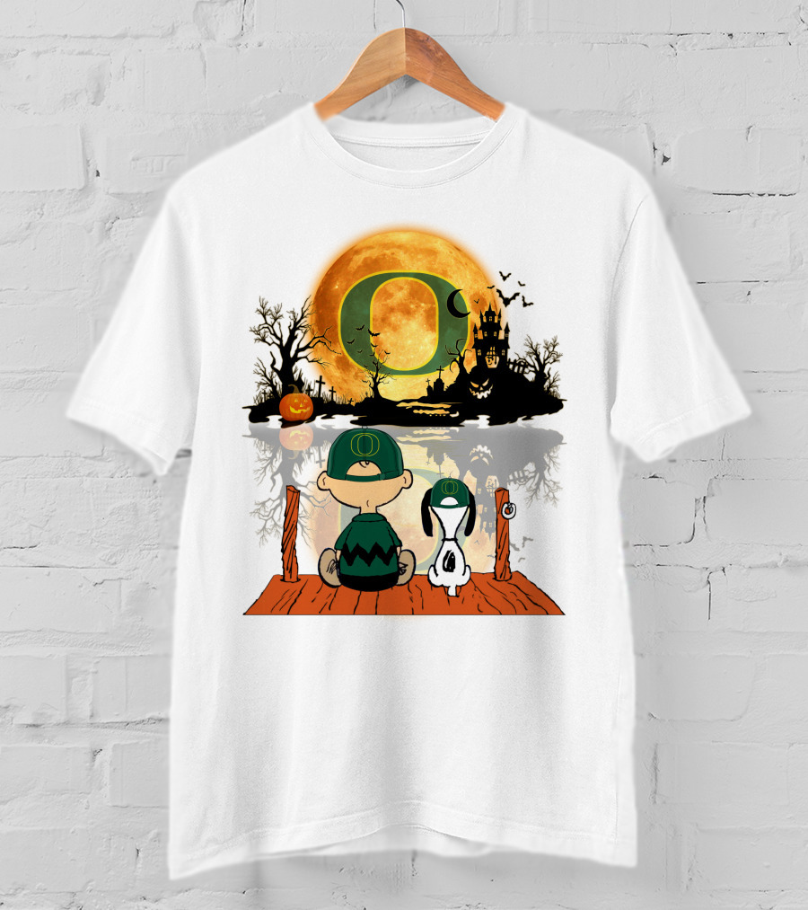 Oregon Ducks Halloween Moon Charlie And Snoopy Reflection T-Shirt