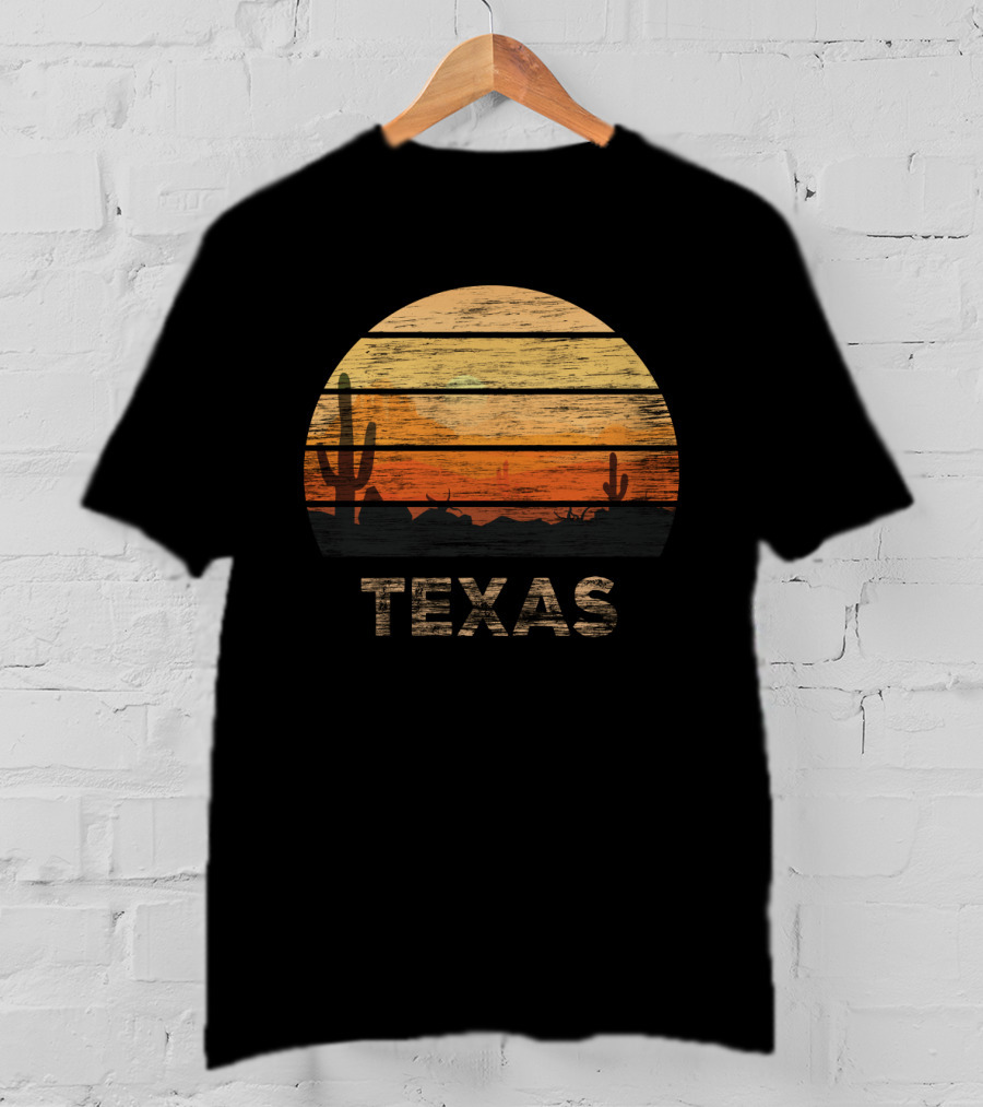Texas 1980s Vintage Style Desert Sunset Cactus Scene T-Shirt