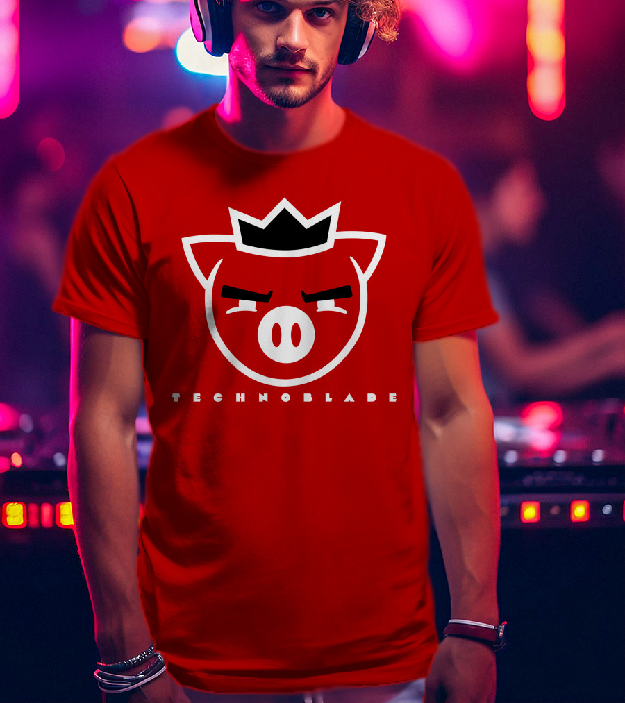 TECHNOBLADE Pig Crown T-Shirt
