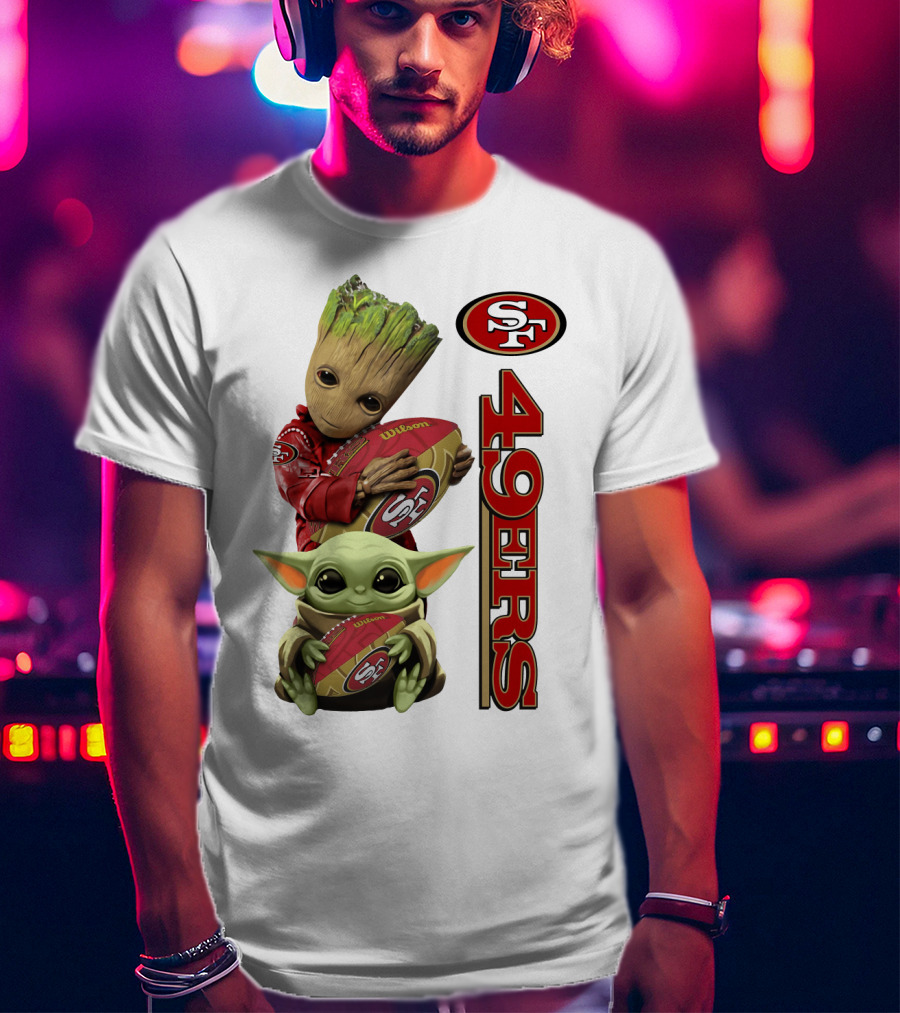 Baby Groot And Baby Yoda Hug San Francisco 49ers Football T-Shirt