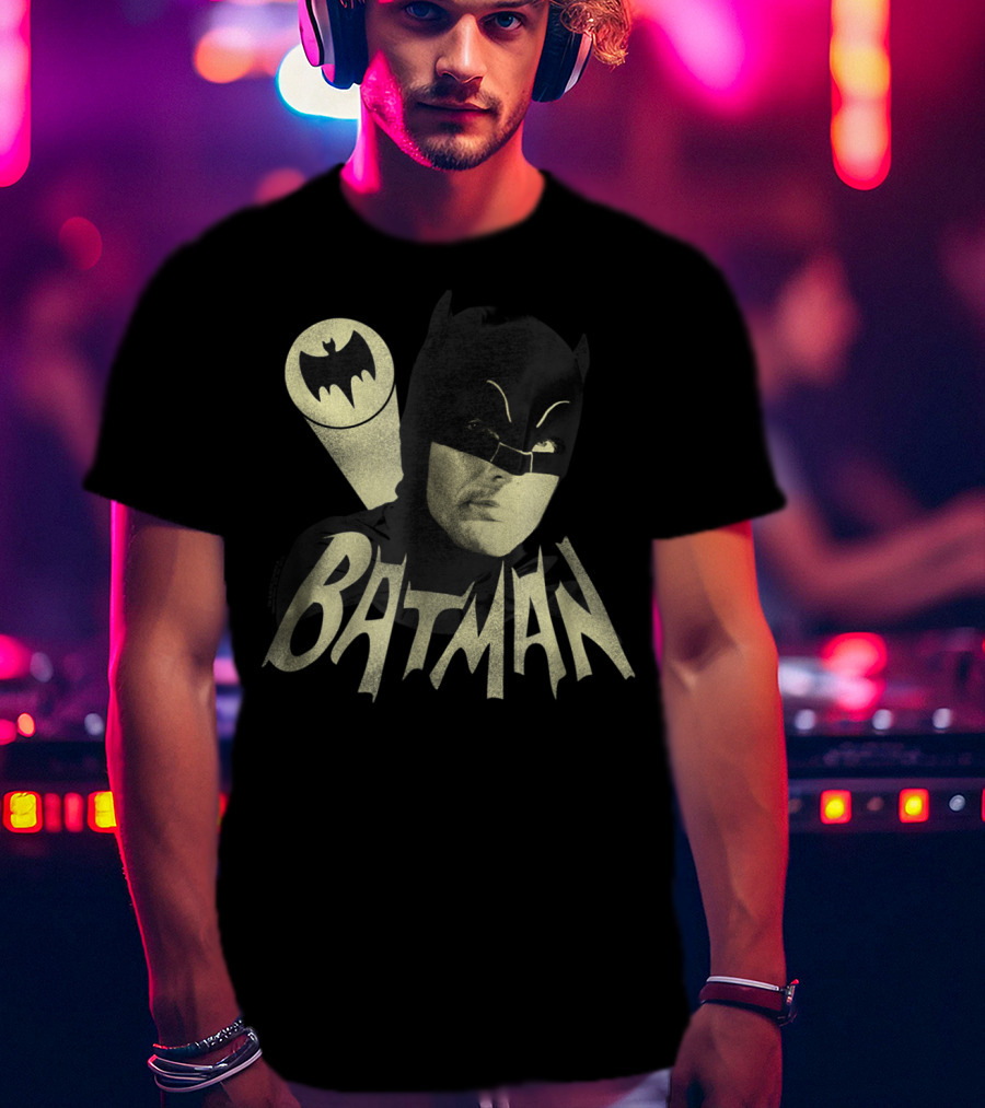 Batman Classic TV Series Bat Signal Logo And Iconic Hero Image T-Shirt