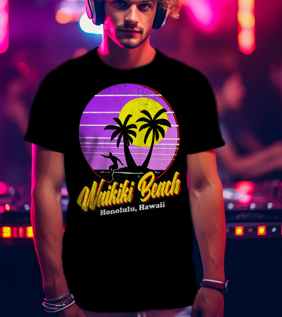 Waikiki Beach Honolulu Hawaii Retro Surfer 80s Vintage Palm Sunset T-Shirt