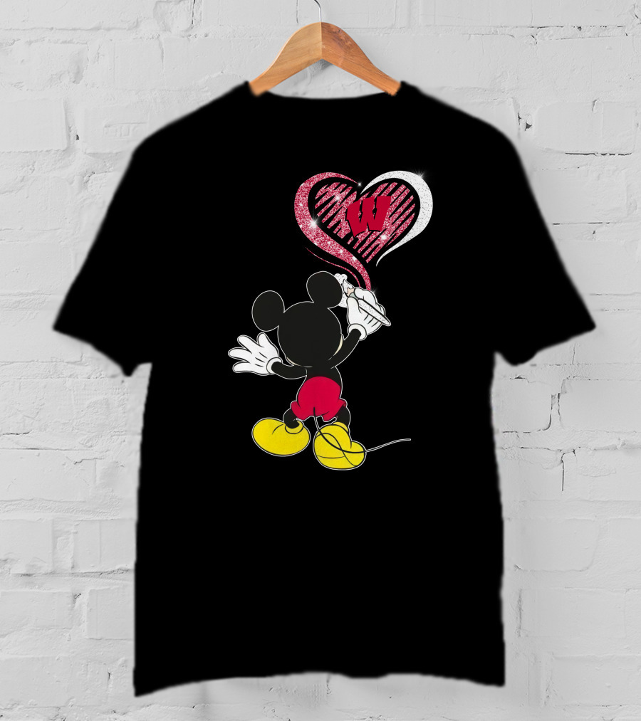 Mickey Painting Heart With Wisconsin Badgers W T-Shirt