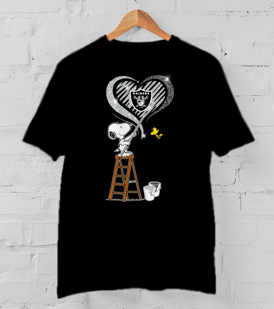 Snoopy Painting Heart Raiders 23 Oakland Raiders Football Nfl Peanuts Woodstock T-Shirt
