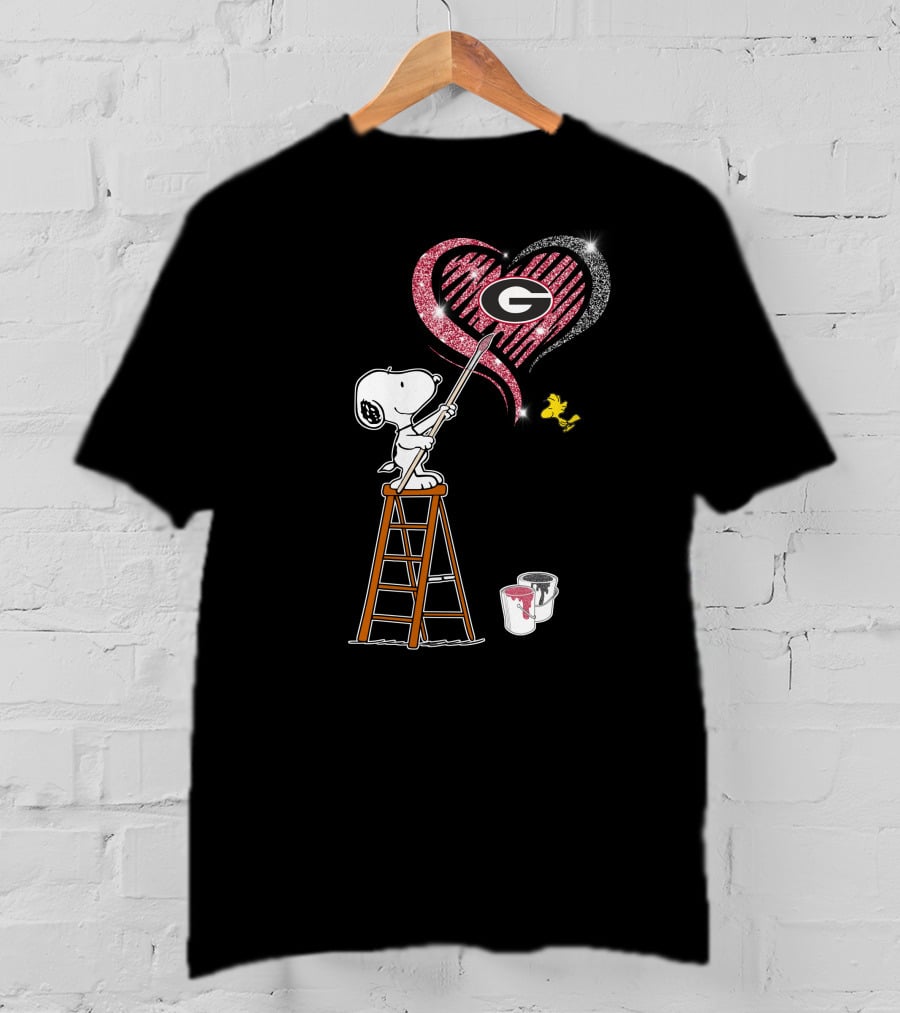 Snoopy Painting Georgia Bulldogs Heart With Woodstock On Ladder T-Shirt