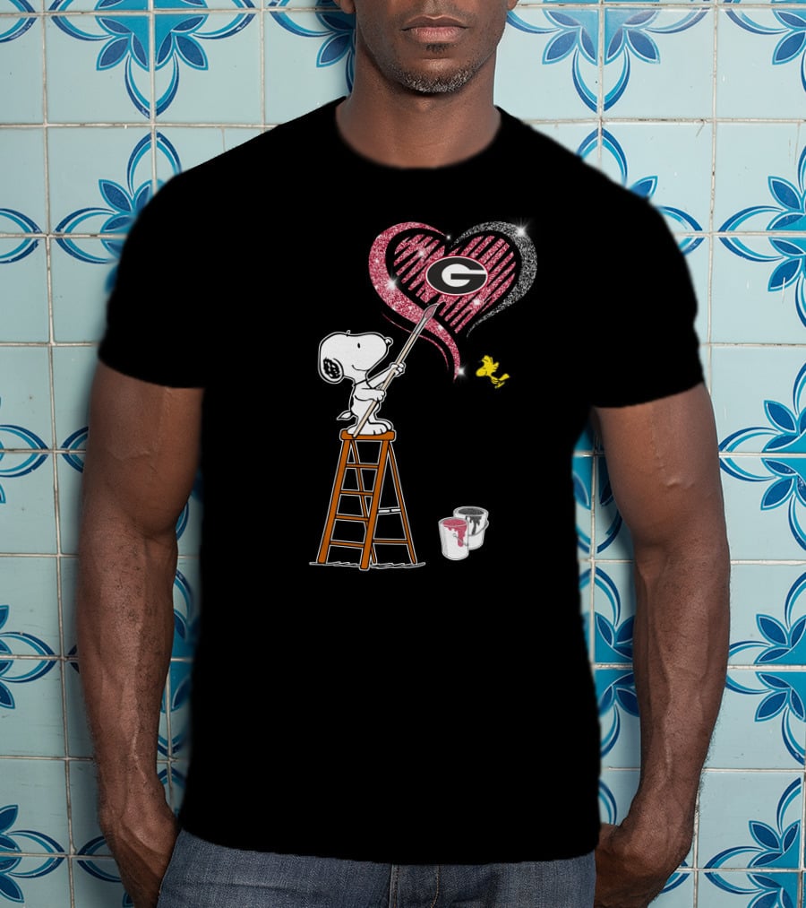 Snoopy Painting Georgia Bulldogs Heart With Woodstock On Ladder T-Shirt