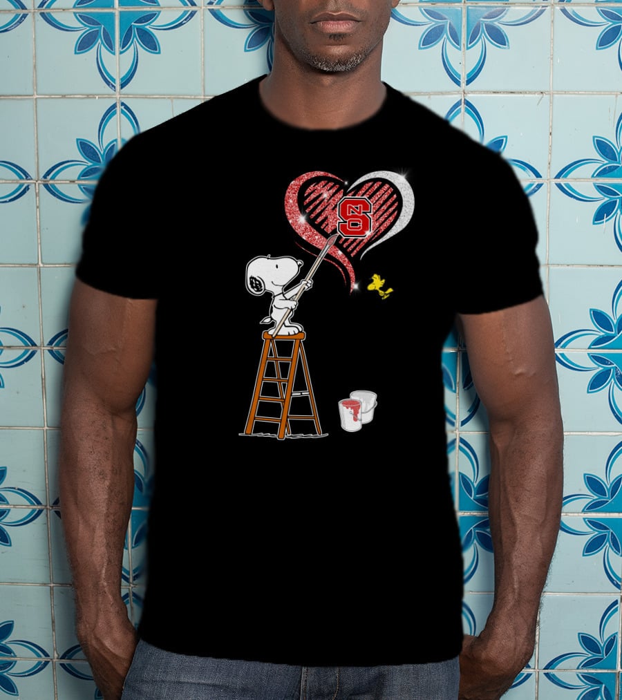Snoopy North Carolina State Wolfpack Heart Painting Peanuts Woodstock T-Shirt