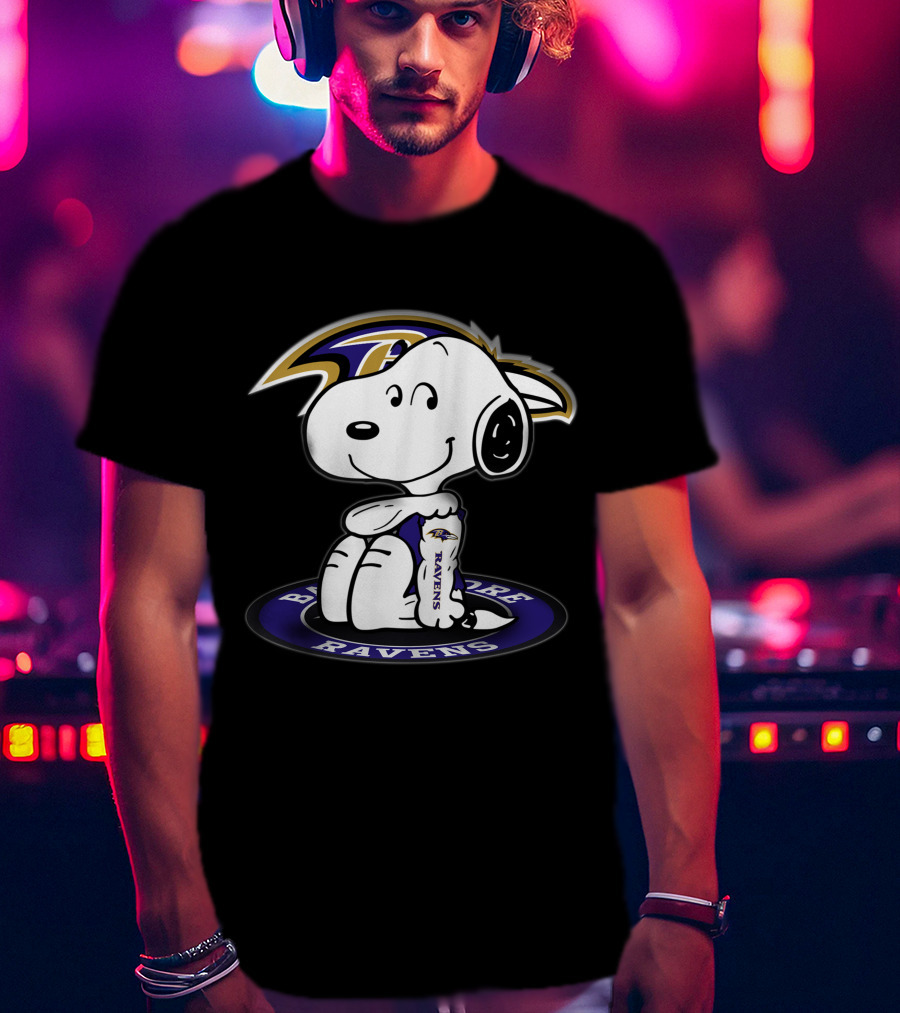 Baltimore Ravens Snoopy Peanuts Football Team T-Shirt