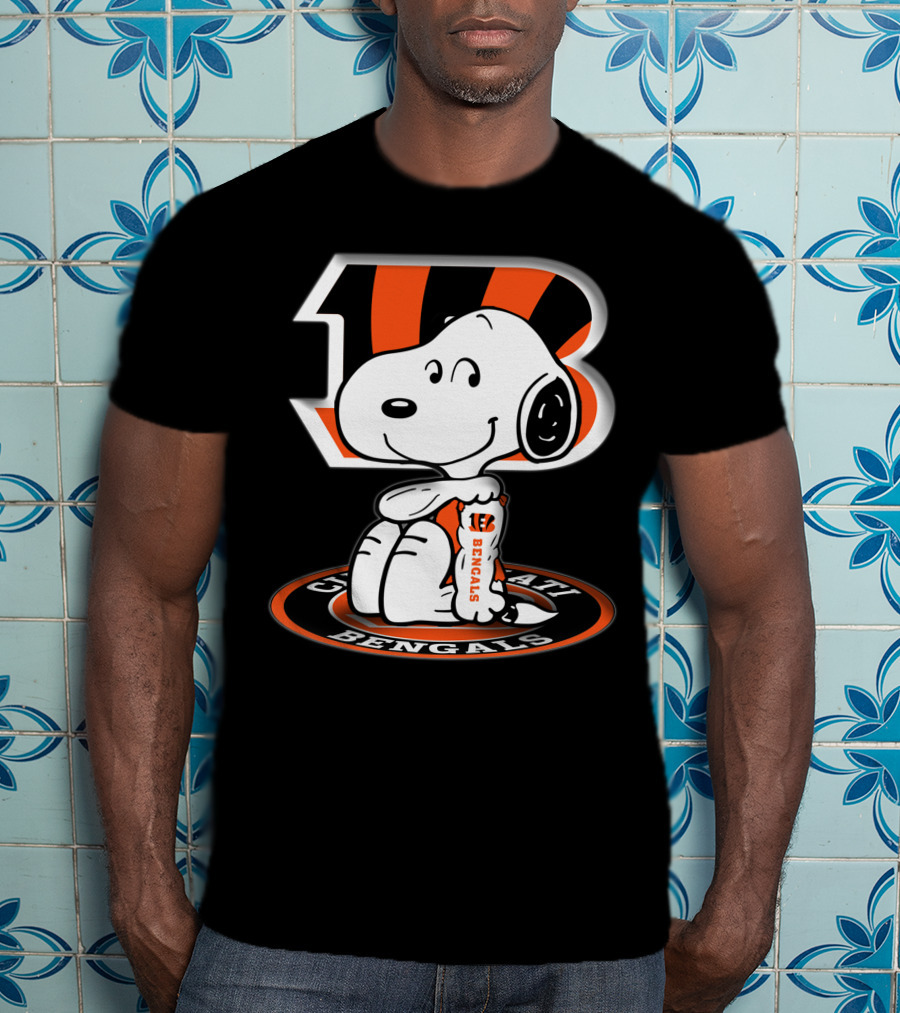Bengals Snoopy Cincinnati Stripes B T-Shirt