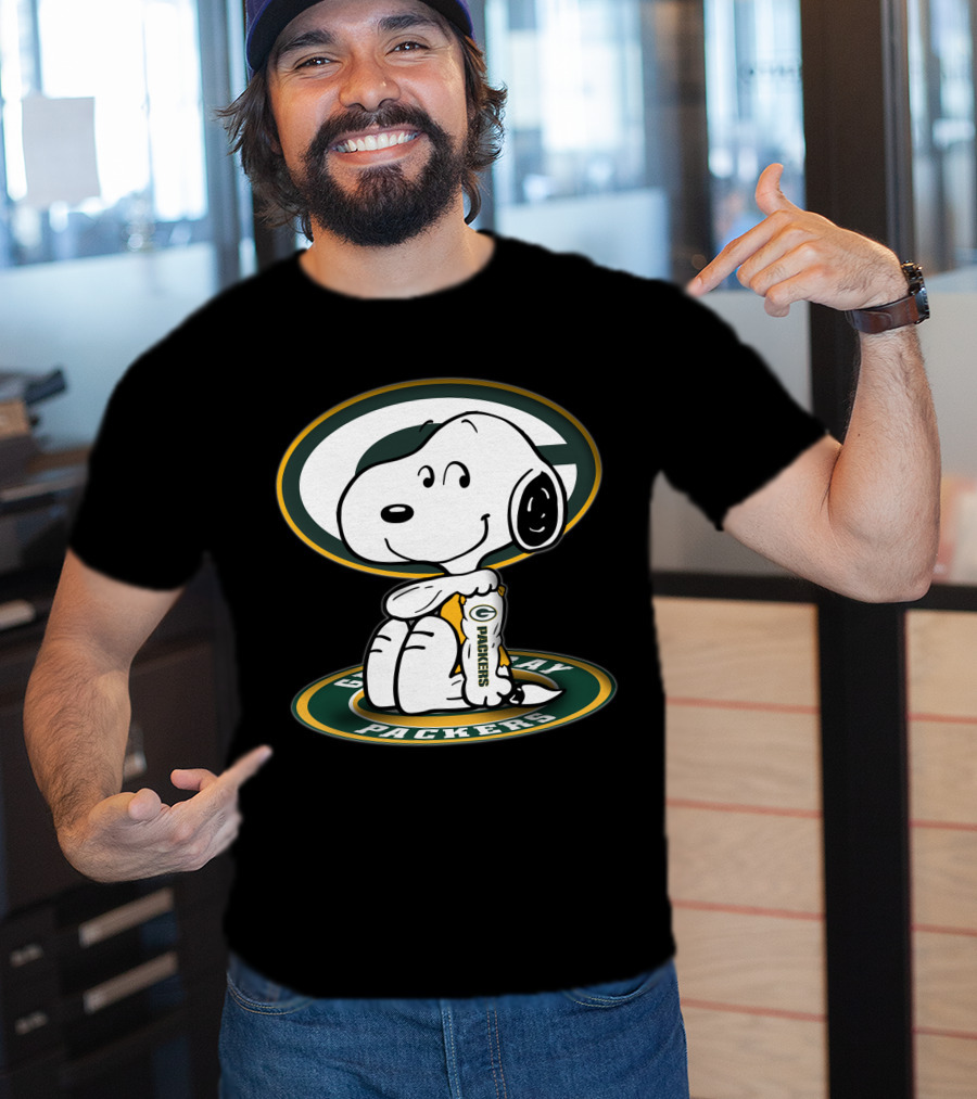 Snoopy Holding Green Bay Packers Logo Football Jerseys T-Shirt